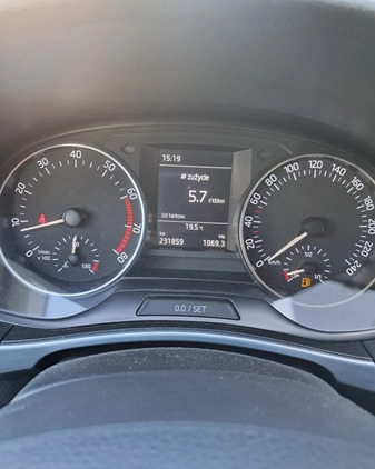 Skoda Fabia cena 27600 przebieg: 231900, rok produkcji 2016 z Poznań małe 154